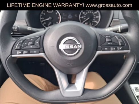 Used 2025 Nissan Altima 2.5 SV FWD image 12