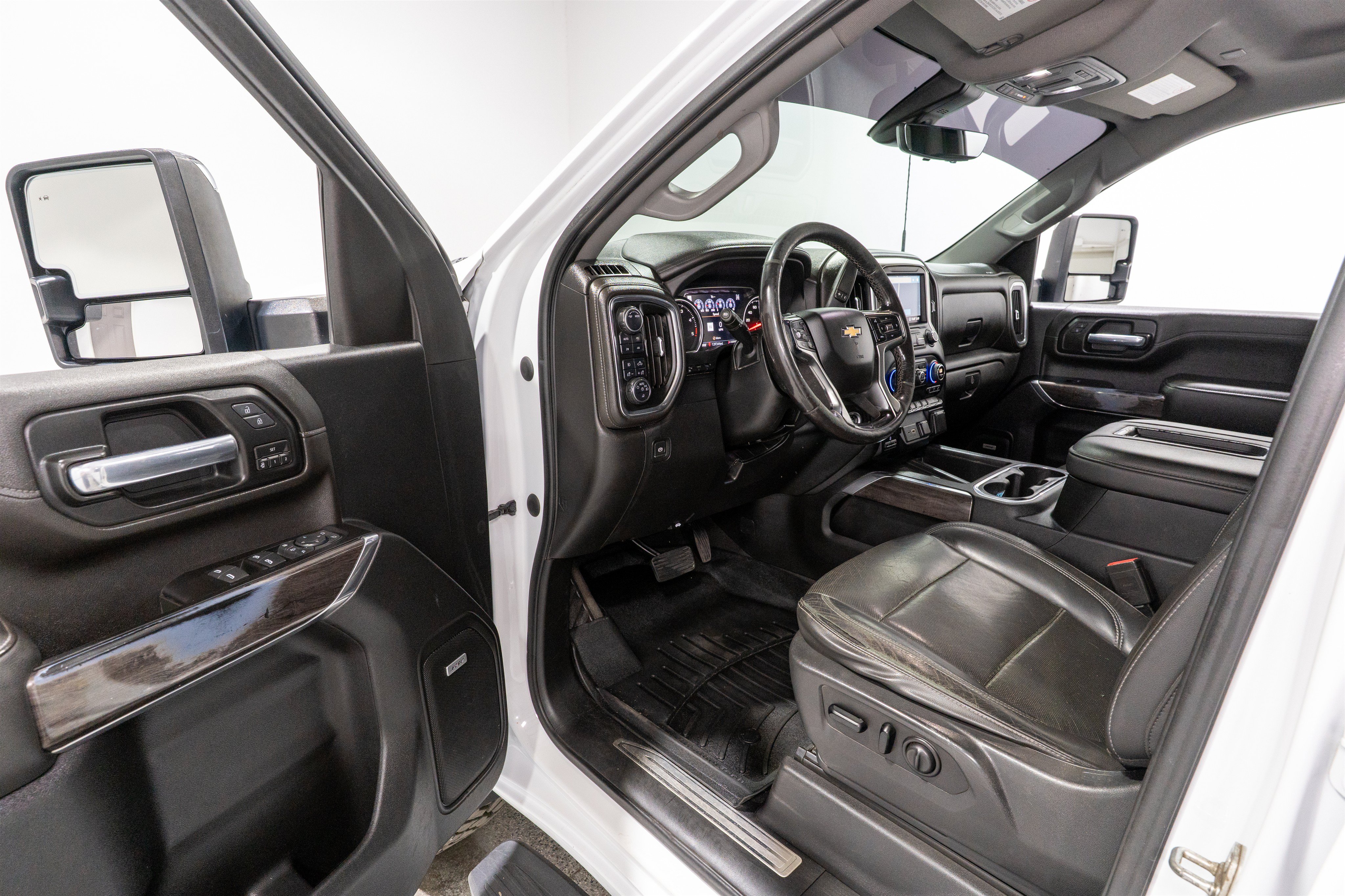 Used 2020 Chevrolet Silverado 2500 LTZ w/ Technology Package AWD/4WD image 13