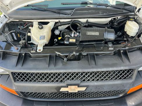 Used 2014 Chevrolet Express 2500 Extended RWD image 21