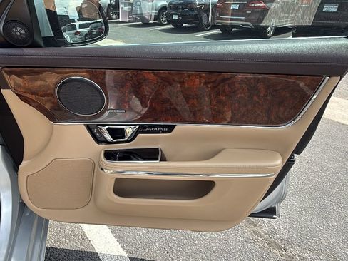 Used 2015 Jaguar XJ AWD image 17