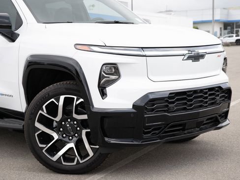 Used 2024 Chevrolet Silverado EV RST image 9