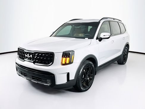 Used 2024 Kia Telluride SX X-Line image 3