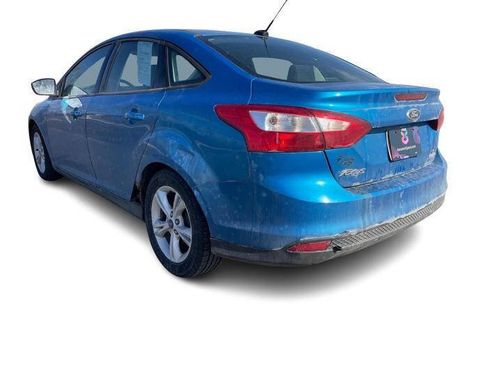 Used 2014 Ford Focus SE w/ SE Winter Package image 3