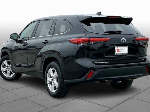 Used 2023 Toyota Highlander LE image 12