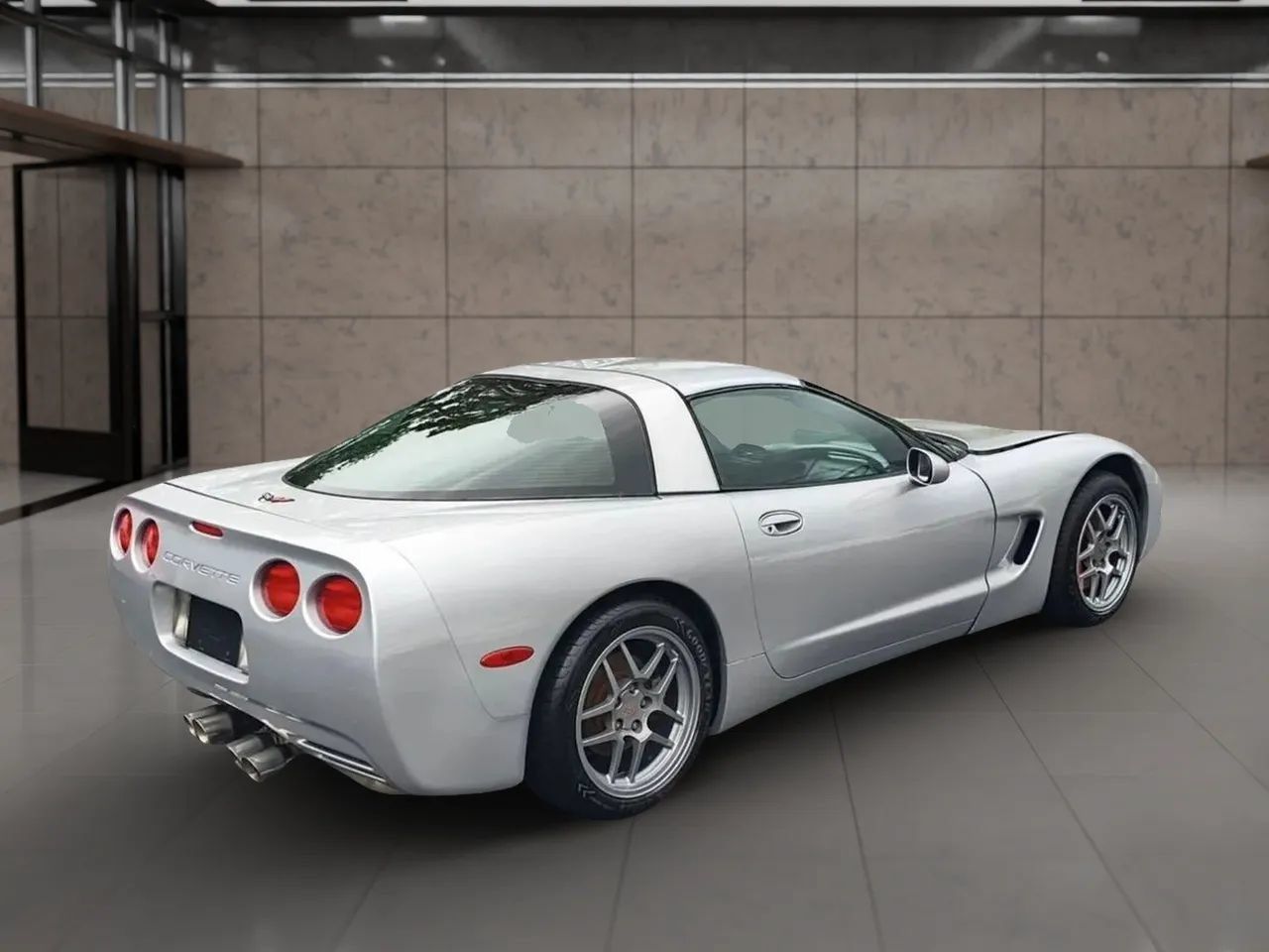 Used 1998 Chevrolet Corvette Coupe RWD image 2