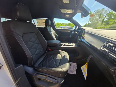New 2026 Volkswagen Atlas Cross Sport SE AWD/4WD image 11