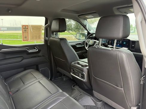 Used 2024 Chevrolet Silverado 1500 LTZ AWD/4WD image 36