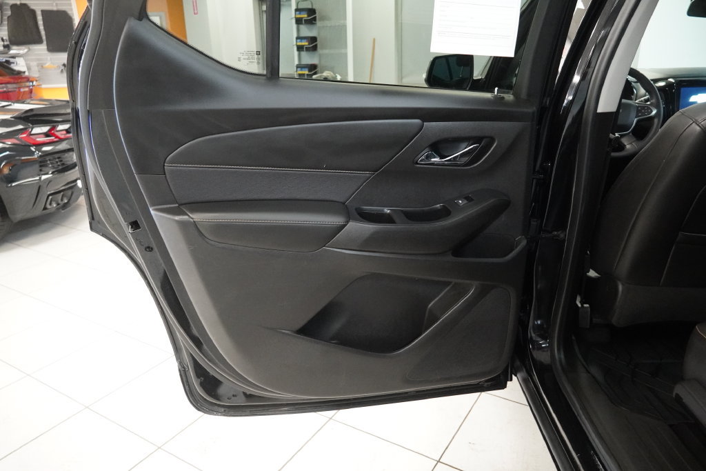 Used 2021 Chevrolet Traverse Premier w/ Redline Edition AWD/4WD image 25