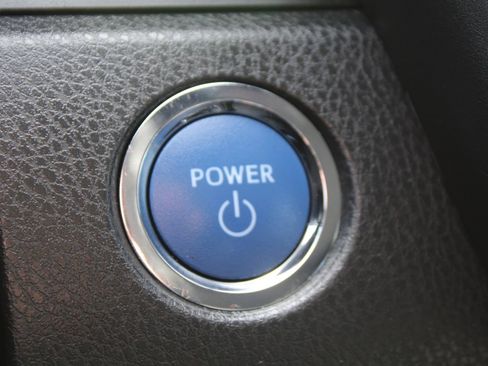 Used 2023 Toyota Camry LE image 32