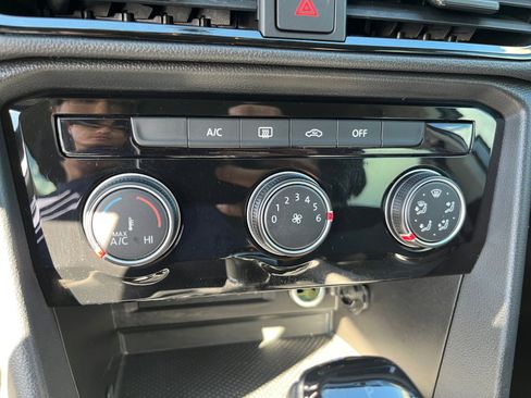 Used 2024 Volkswagen Taos S image 20