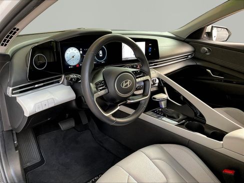 Used 2024 Hyundai Elantra Limited FWD image 16