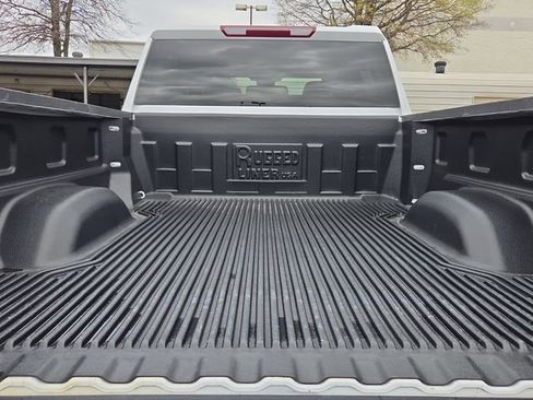 Used 2025 Chevrolet Silverado 2500 LT w/ Convenience Package image 17