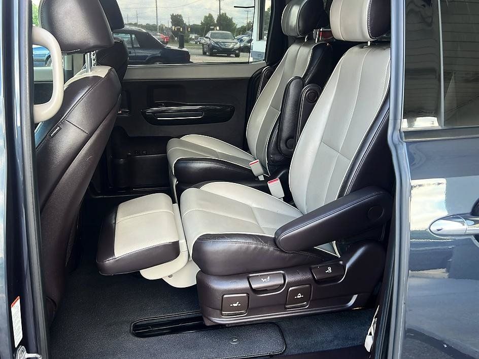 Used 2016 Kia Sedona SX Limited FWD image 15