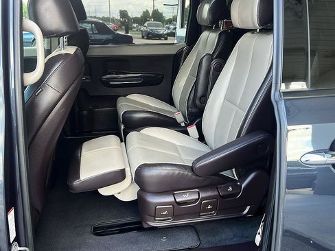 Used 2016 Kia Sedona SX Limited FWD image 15