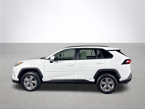 Used 2024 Toyota RAV4 LE AWD/4WD image 9