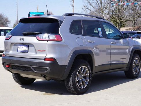 Used 2021 Jeep Cherokee Trailhawk image 3
