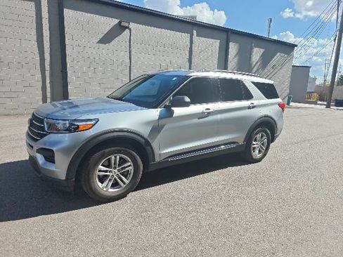 Used 2023 Ford Explorer XLT RWD image 6