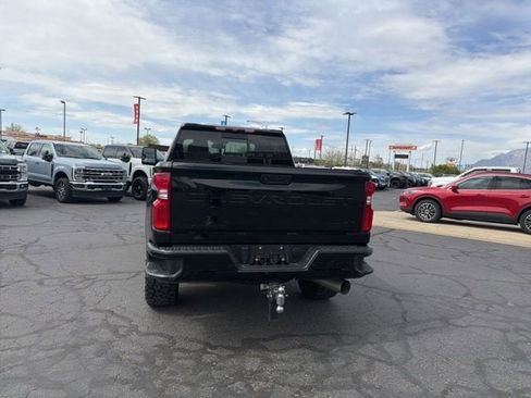 Used 2024 Chevrolet Silverado 2500 High Country w/ Midnight Edition AWD/4WD image 8