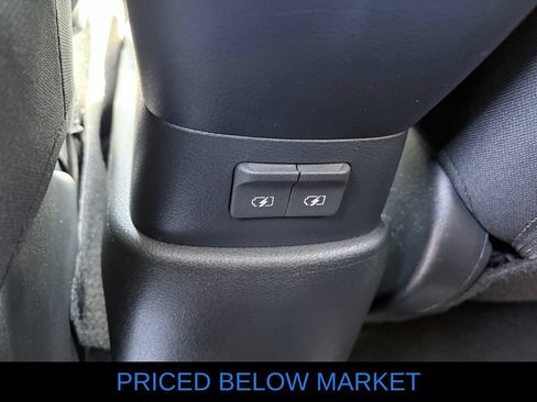 Used 2023 Nissan Kicks S FWD image 9