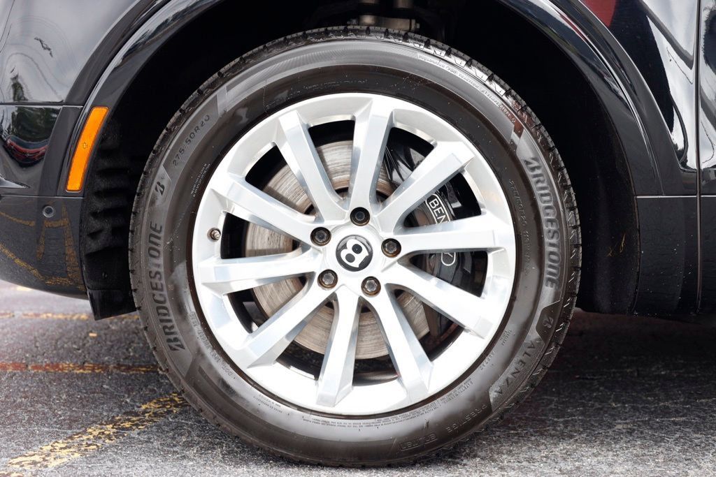 Used 2019 Bentley Bentayga AWD/4WD image 10