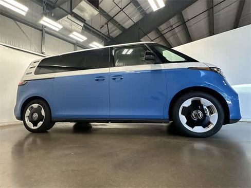 New 2025 Volkswagen ID. Buzz Pro S Plus image 3