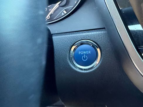 Used 2021 Toyota Camry SE image 15