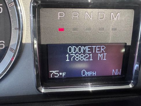 Used 2011 Cadillac Escalade EXT Luxury image 19