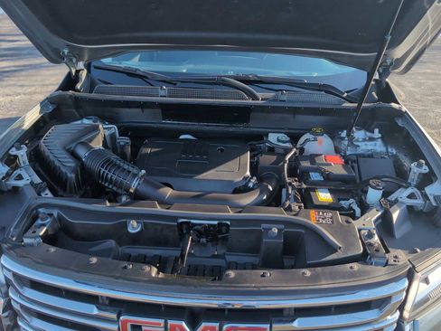 Used 2023 GMC Acadia SLE w/ Driver Convenience Package image 36