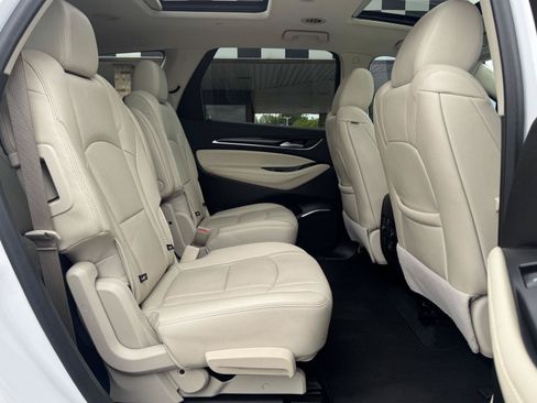 Used 2022 Buick Enclave Essence w/ Experience Buick Package FWD image 31