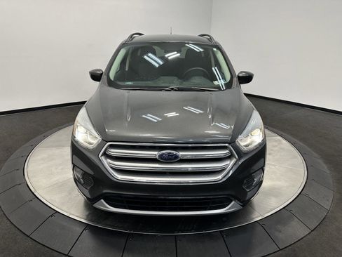 Used 2017 Ford Escape SE w/ Equipment Group 201A image 2