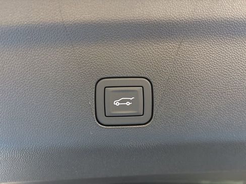 New 2026 Chevrolet Suburban Premier image 10