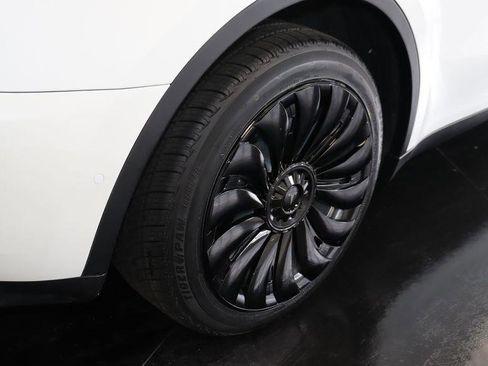 Used 2022 Tesla Model Y Long Range AWD/4WD image 15