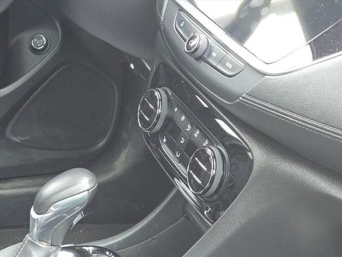 Used 2022 Buick Encore GX Essence w/ Advanced Technology Package image 25