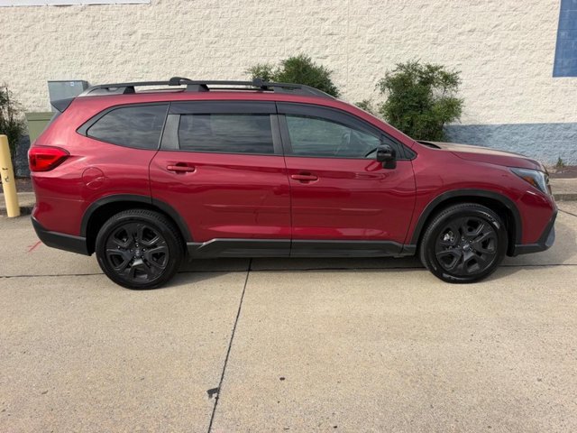 Used 2023 Subaru Ascent Onyx Edition AWD/4WD image 2