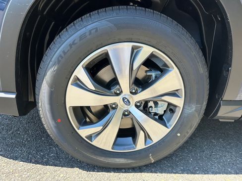 Used 2025 Subaru Ascent Premium AWD/4WD image 9
