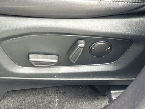 Used 2022 Ford Explorer XLT w/ Equipment Group 202A image 16