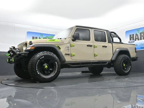 Used 2020 Jeep Gladiator Sport w/ Quick Order Package 24S AWD/4WD image 15