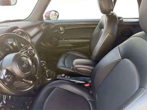 Used 2019 MINI Cooper Classic image 10