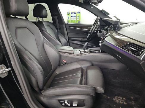 Used 2018 BMW 530i w/ Premium Package image 8