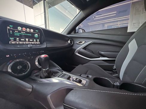 Used 2018 Chevrolet Camaro SS image 11