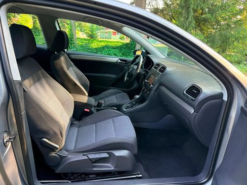 Used 2011 Volkswagen Golf TDI w/ Cold Weather Pkg FWD image 11