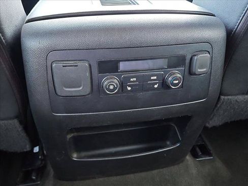 Used 2018 Chevrolet Suburban Premier AWD/4WD image 17