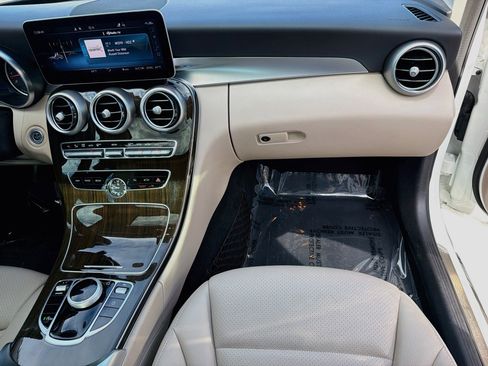 Used 2019 Mercedes-Benz C 300 Sedan image 17