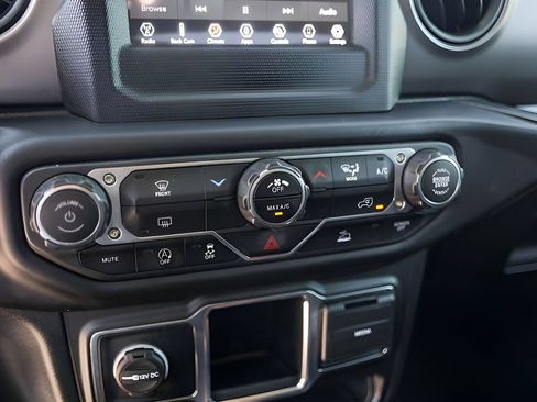 Used 2023 Jeep Wrangler Unlimited Sport AWD/4WD image 17