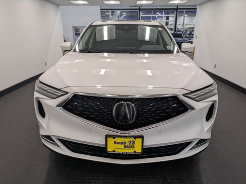 Used 2023 Acura MDX SH-AWD w/ Technology Package image 2