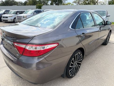 Used 2017 Toyota Camry SE FWD image 5