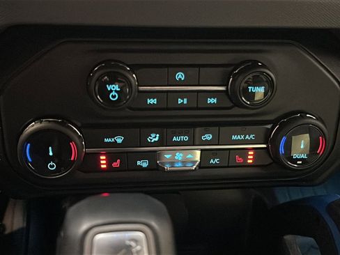 Used 2022 Ford Bronco Black Diamond image 22