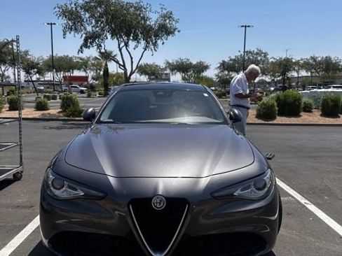 Used 2017 Alfa Romeo Giulia RWD image 11