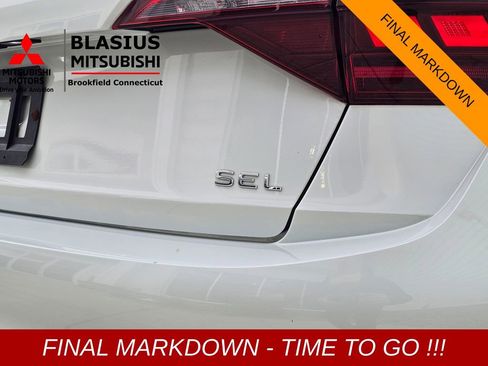 Used 2024 Volkswagen Jetta SEL image 33