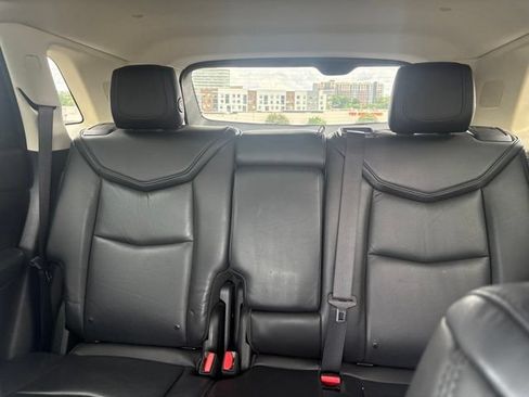 Used 2017 Cadillac XT5 Luxury AWD/4WD image 4